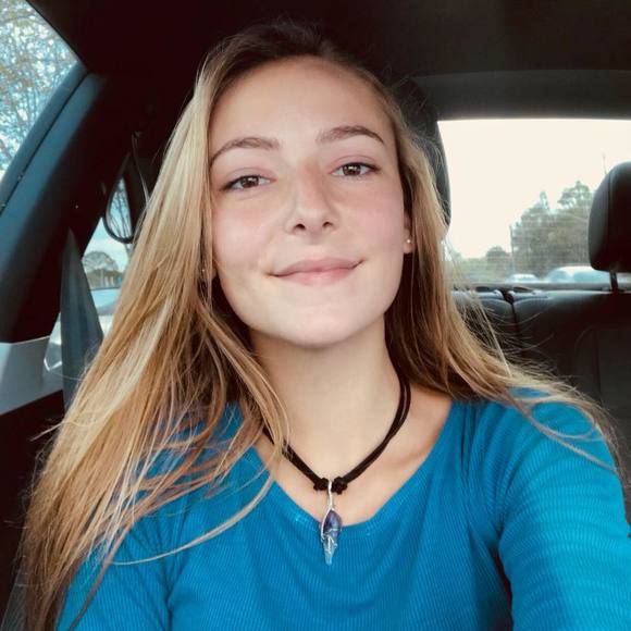 Meet your Posher, Sara - Picture 1 of 1